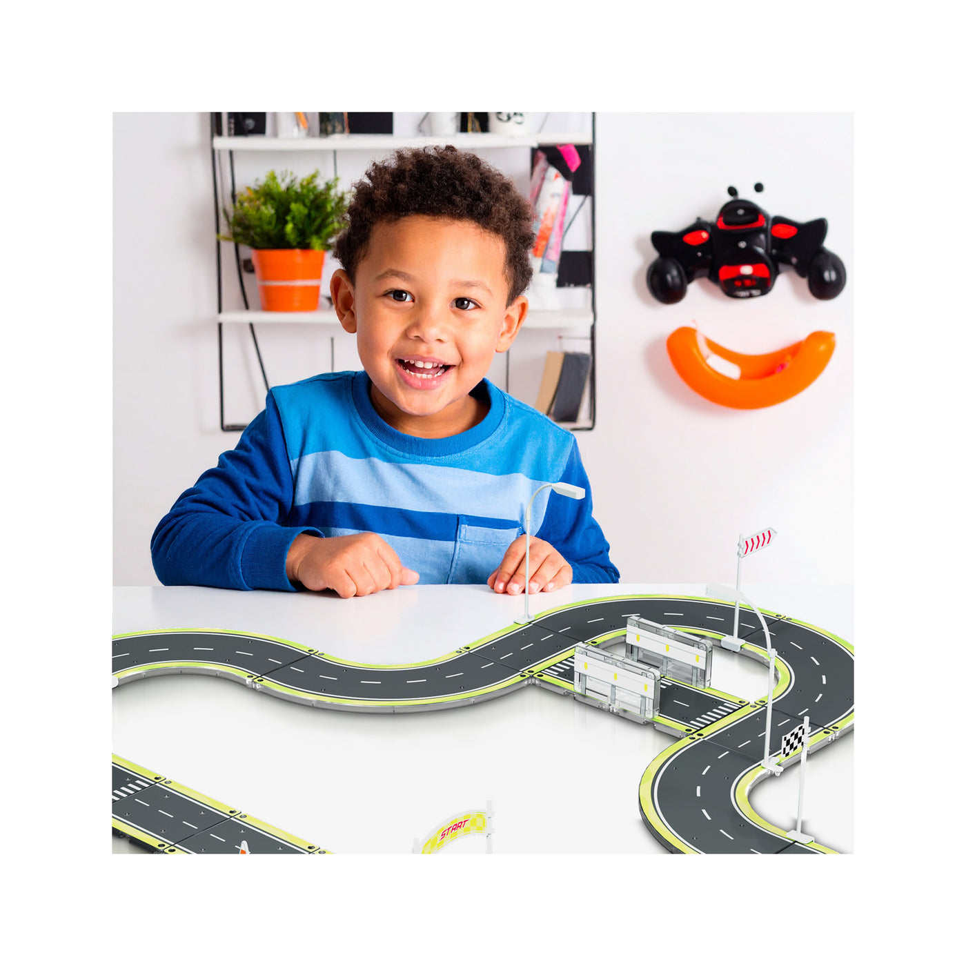 PicassoTiles Magnet Racetrack Building Toy Set with Accessories